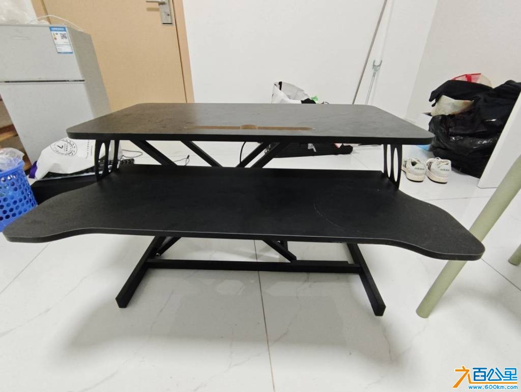 二期宿舍出售折叠电脑桌